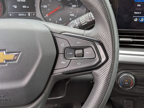 Used 2025 Chevrolet Trax LS FWD image 19
