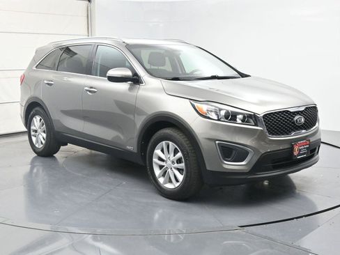 Used 2017 Kia Sorento AWD w/ LX Convenience Package image 27