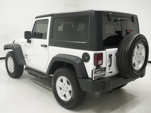 Used 2012 Jeep Wrangler Sport AWD/4WD image 6