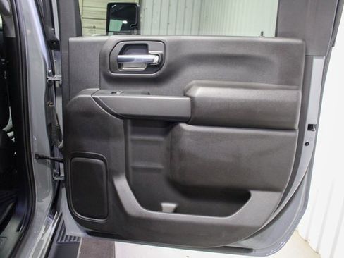 Used 2024 Chevrolet Silverado 2500 Custom w/ Custom Value Package image 11