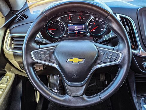 Used 2022 Chevrolet Equinox LT image 25