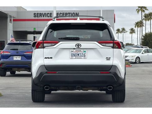 Used 2020 Toyota RAV4 XLE Premium AWD/4WD image 5
