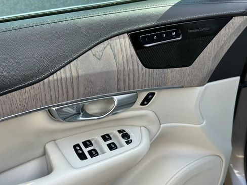 Used 2022 Volvo XC90 T6 Inscription w/ Advanced Package image 11