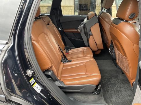 Used 2017 Audi Q7 3.0T Prestige w/ Prestige Package AWD/4WD image 28