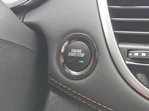 Certified 2022 Chevrolet Trax LT w/ LT Convenience Package image 11