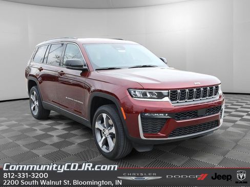 New 2026 Jeep Grand Cherokee L Limited AWD/4WD image 1