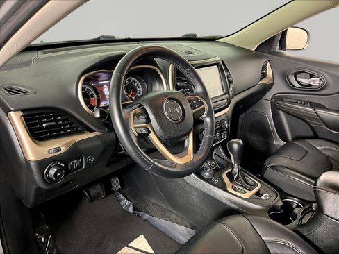 Used 2015 Jeep Cherokee Limited w/ Luxury Group AWD/4WD image 17