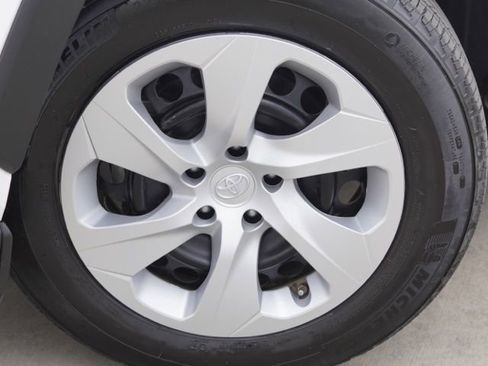 Used 2023 Toyota RAV4 LE FWD image 12