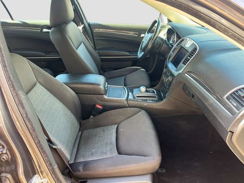 Used 2021 Chrysler 300 Touring w/ Sport Appearance Package RWD image 28