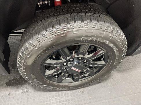 New 2026 GMC Sierra 2500 AT4 w/ LPO, Black Badging Package AWD/4WD image 20