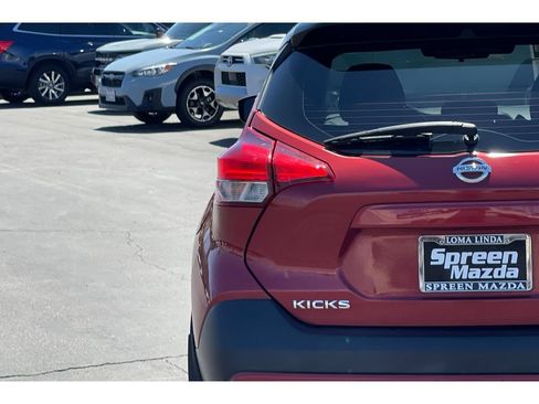 Used 2018 Nissan Kicks SR FWD image 15