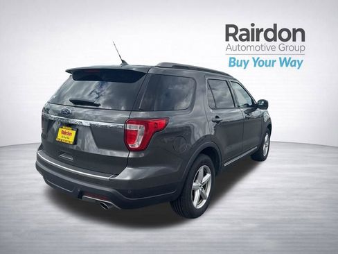 Used 2018 Ford Explorer XLT w/ Equipment Group 201A FWD image 3