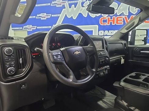 Used 2025 Chevrolet Silverado 2500 Custom w/ Custom Value Package image 17