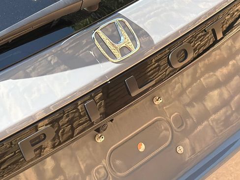 Certified 2025 Honda Pilot Touring image 7