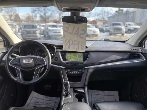 Used 2017 Cadillac XT5 Luxury image 12