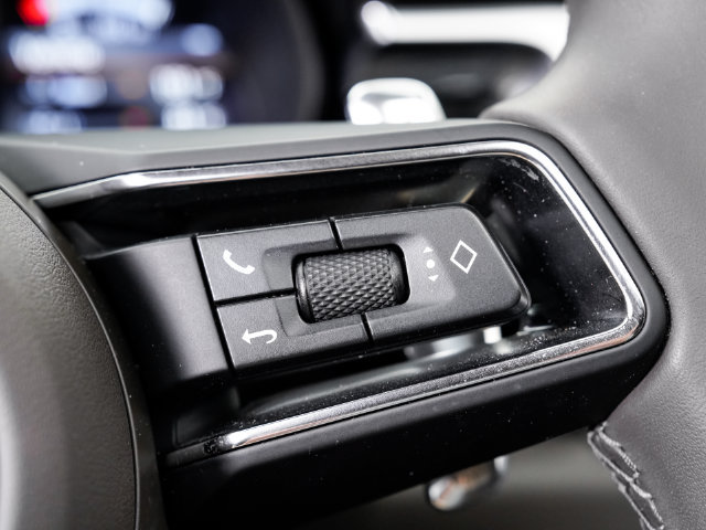 Certified 2026 Porsche Macan AWD/4WD image 14