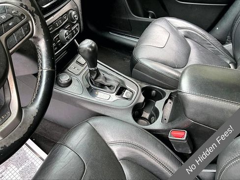 Used 2020 Jeep Cherokee Limited AWD/4WD image 11