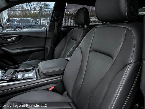 Used 2021 Audi Q8 Prestige image 26