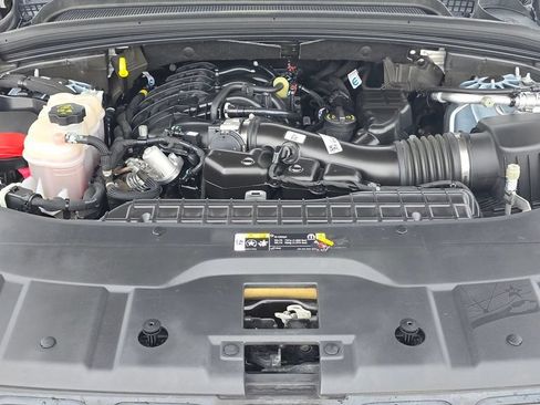 Certified 2024 Jeep Grand Cherokee Altitude AWD/4WD image 11