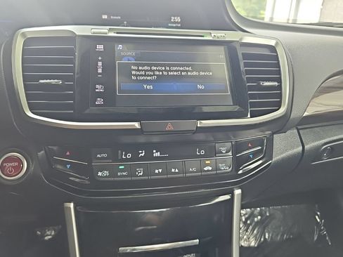 Used 2017 Honda Accord EX-L image 25