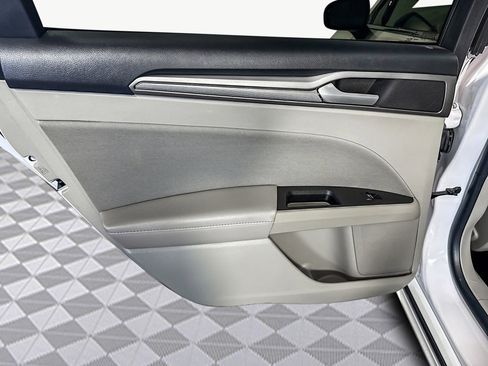 Used 2020 Ford Fusion SE image 26