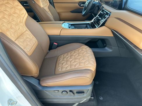 Certified 2026 Nissan Armada Platinum Reserve image 13