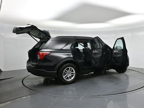 Certified 2025 Ford Explorer Active image 6