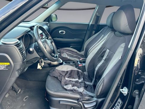 Used 2016 Kia Soul FWD image 11