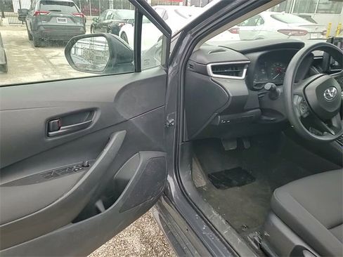 Certified 2025 Toyota Corolla LE image 9