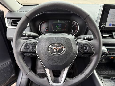 Used 2023 Toyota RAV4 XLE Premium image 24