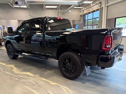 Used 2025 RAM 2500 Big Horn AWD/4WD image 34