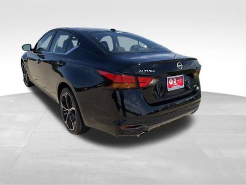 Used 2025 Nissan Altima 2.5 SR AWD/4WD image 7