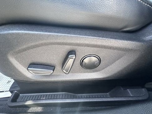 Used 2024 Ford Edge SEL w/ Convenience Package image 11