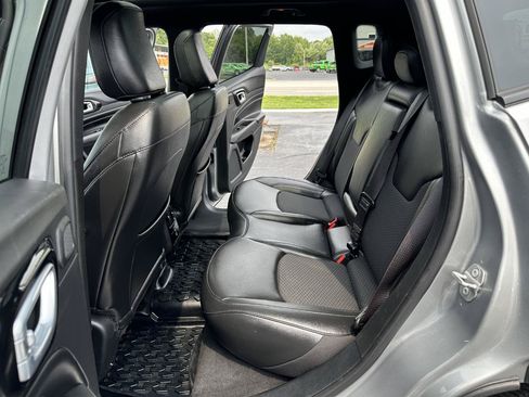 Used 2022 Jeep Compass Latitude w/ Sun and Sound Group AWD/4WD image 29