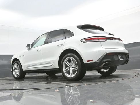 Certified 2022 Porsche Macan image 40