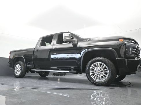 Used 2022 Chevrolet Silverado 2500 High Country w/ Z71 Off-Road Package AWD/4WD image 78