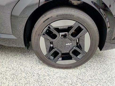Used 2024 Kia EV9 GT-Line AWD/4WD image 9