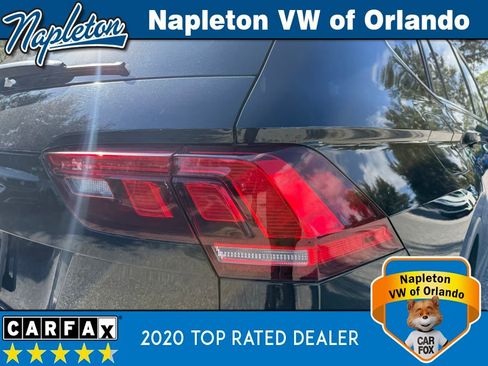 Certified 2022 Volkswagen Tiguan SE image 9
