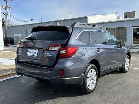 Used 2017 Subaru Outback 2.5i Premium image 15