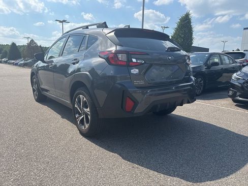 Used 2024 Subaru Crosstrek 2.0i Premium AWD/4WD image 3