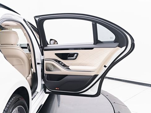 Used 2024 Mercedes-Benz S 580e 4MATIC Sedan image 29