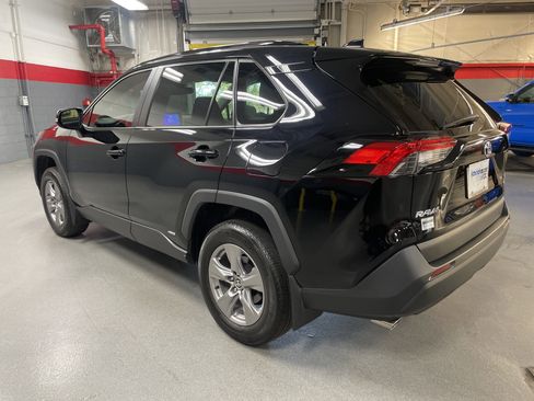 Used 2025 Toyota RAV4 XLE w/ Convenience Package AWD/4WD image 8