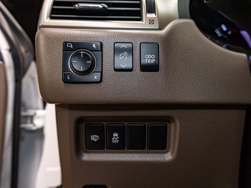 Used 2018 Lexus GX 460 image 17