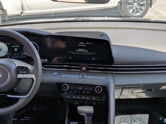 Used 2023 Hyundai Elantra SEL w/ Convenience Package FWD image 17