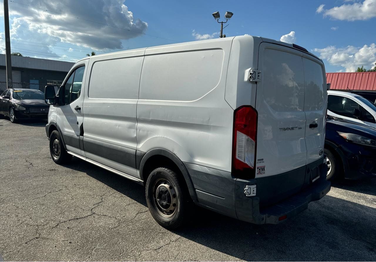 Used 2016 Ford Transit 150 130 Low Roof RWD image 3