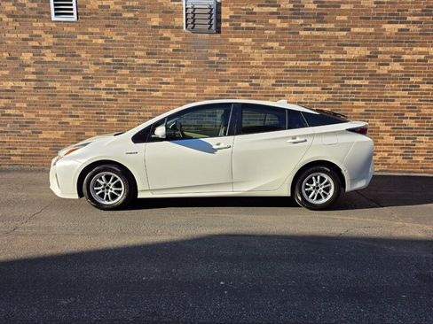 Used 2018 Toyota Prius Four w/ Advanced Technology Package image 6