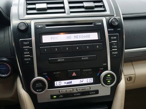 Used 2012 Toyota Camry LE w/ Preferred Accessory Pkg FWD image 25