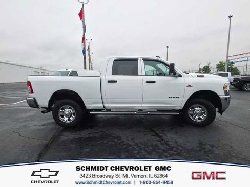 Used 2022 RAM 2500 Tradesman w/ Chrome Appearance Group AWD/4WD image 4