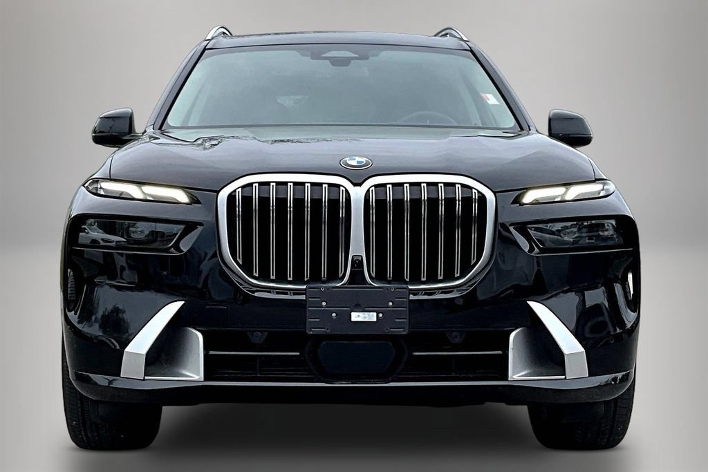 Used 2023 BMW X7 xDrive40i w/ Premium Package AWD/4WD image 3