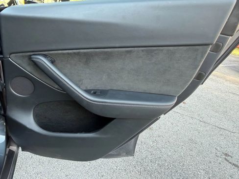 Used 2023 Tesla Model Y Long Range image 24